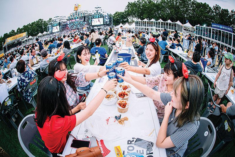 Trải nghiệm “ăn gà uống bia” có 1 - 0 - 2 ở Daegu