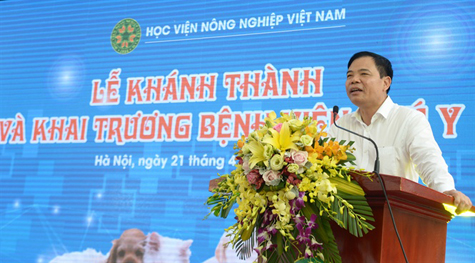 Bộ trưởng Nguyễn Xuân Cường phát biểu tại lễ khánh thành Bệnh viện thú y. (Ảnh: KT).