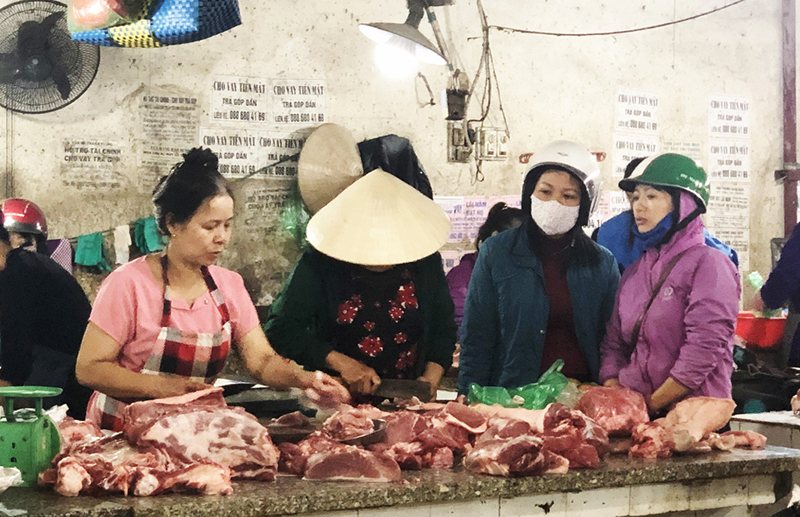 thịt lợn tại chợ