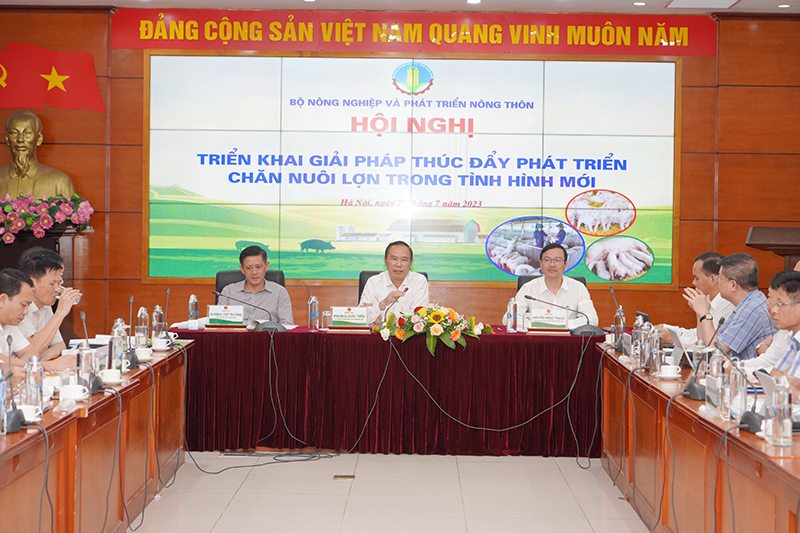 Hội nghị Thực trạng phát triển chăn nuôi lợn và giải pháp phát triển bền vững trong tình hình mới