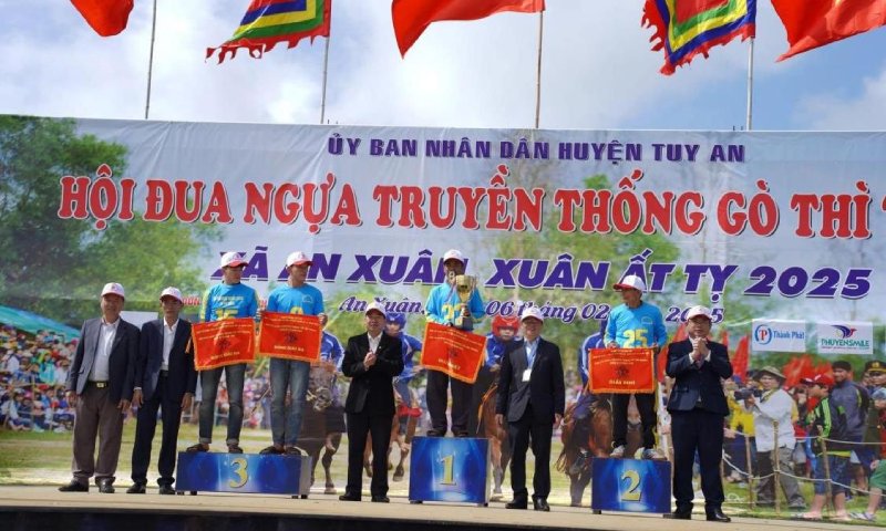 đua ngựa Gò Thì Thùng