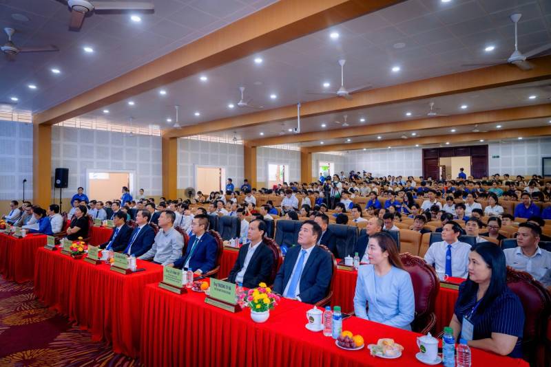C.P. Việt Nam và Trường Đại học Nông Lâm