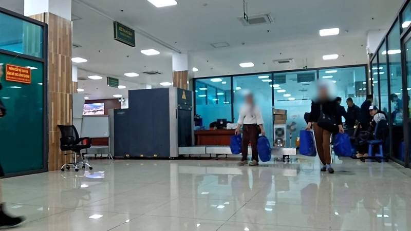 buôn lậu qua cửa khẩu