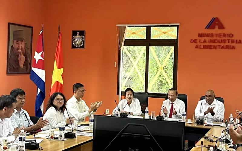 hợp tác Cuba