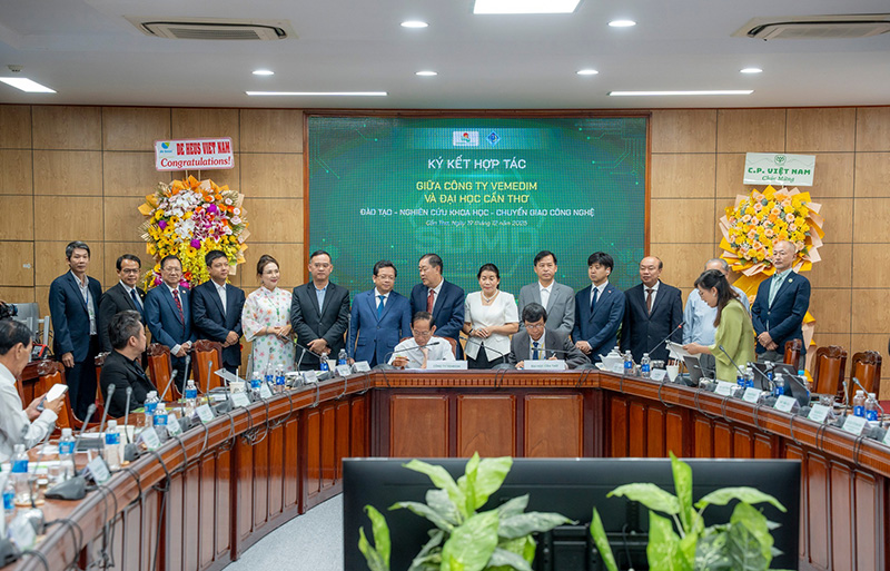 Đại học Cần Thơ và Vemedim