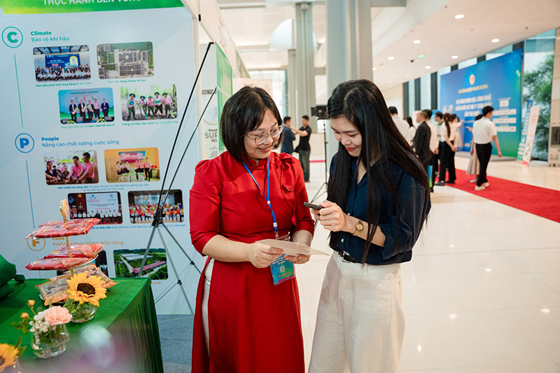 C.P. Việt Nam hội nghị khoa học