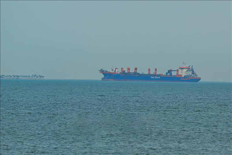 tàu chở ngũ cốc đi qua Eo biển Hormuz