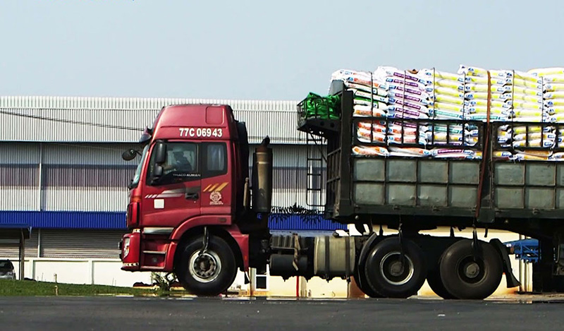 Thức ăn chăn nuôi Hòa Phát